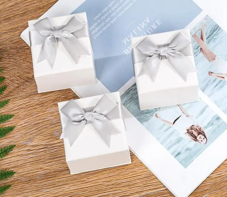 7*7*4.5cm Luxury White Boxes For Necklace Earring Ring Jewelry Box Cases Packaging With Bowknot Wholesale
7*7*4.5cm Luxury White Boxes For Necklace Earring Ring Jewelry Box Cases Packaging With Bowknot Wholesale
