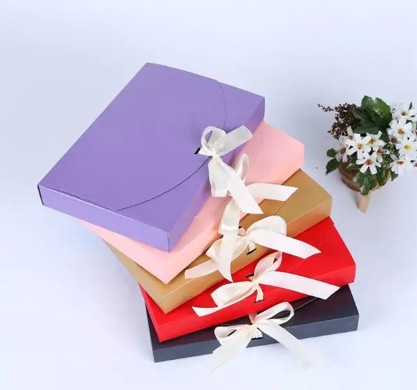 100pcs 26x17.5x3.5cm Large Gift Box Cosmetic Bottle Scarf clothing Packaging Color Paper Box with ribbon Underwear packing box
100pcs 26x17.5x3.5cm Large Gift Box Cosmetic Bottle Scarf clothing Packaging Color Paper Box with ribbon Underwear packing box