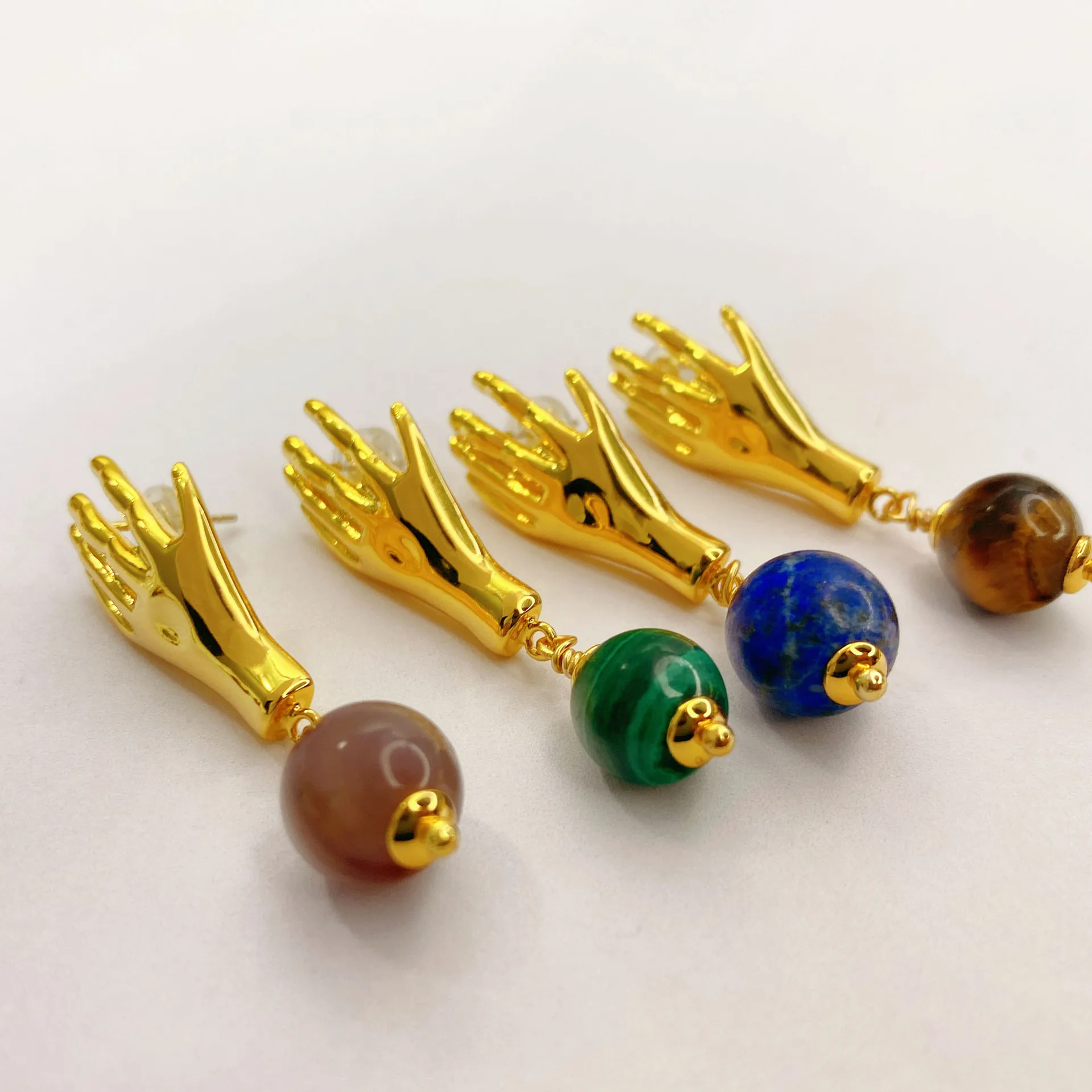 New Fashion Beads Hand Shaped Plating 18 k Earrings For Women Hyperbole 925 Silver Needle Drop Earrings Creative Jewelry Gift
New Fashion Beads Hand Shaped Plating 18 k Earrings For Women Hyperbole 925 Silver Needle Drop Earrings Creative Jewelry Gift