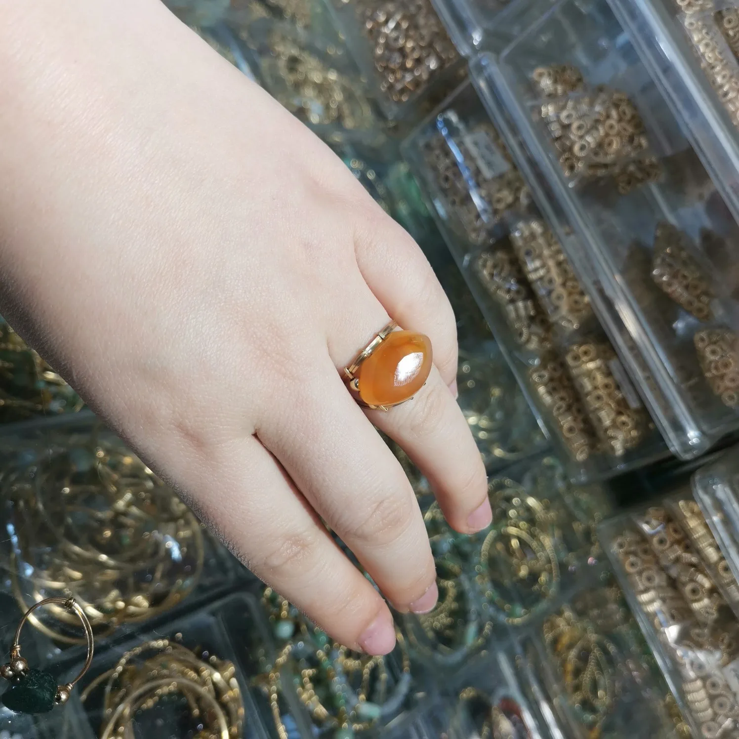 Real shot 2021 Spring and summer 14K Gild Handmade simplicity Featured agate ring Faded fashion, gender-oriented anillos mujer
Real shot 2021 Spring and summer 14K Gild Handmade simplicity Featured agate ring Faded fashion, gender-oriented anillos mujer