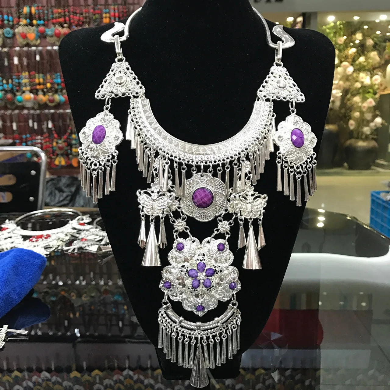 Chinese miao ethnic necklaces alloy plated silver Jewelry metal necklace halloween cosplay party wear
Chinese miao ethnic necklaces alloy plated silver Jewelry metal necklace halloween cosplay party wear