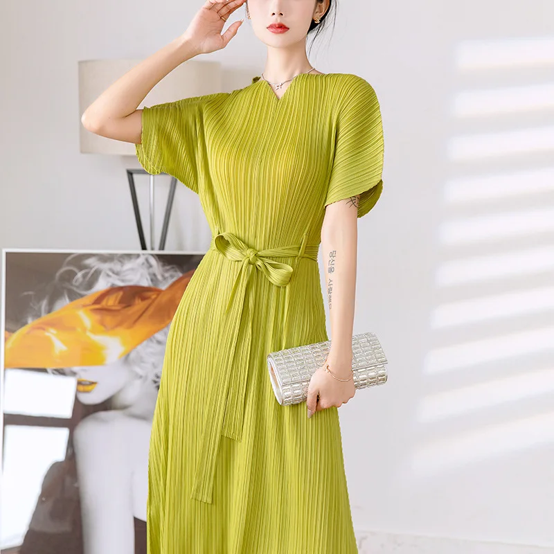 Changpleat 2022 women's summer new one-piece love V-neck dress Miyak fold Fashion plus size high elastic lace short sleeve dress
Changpleat 2022 women's summer new one-piece love V-neck dress Miyak fold Fashion plus size high elastic lace short sleeve dress