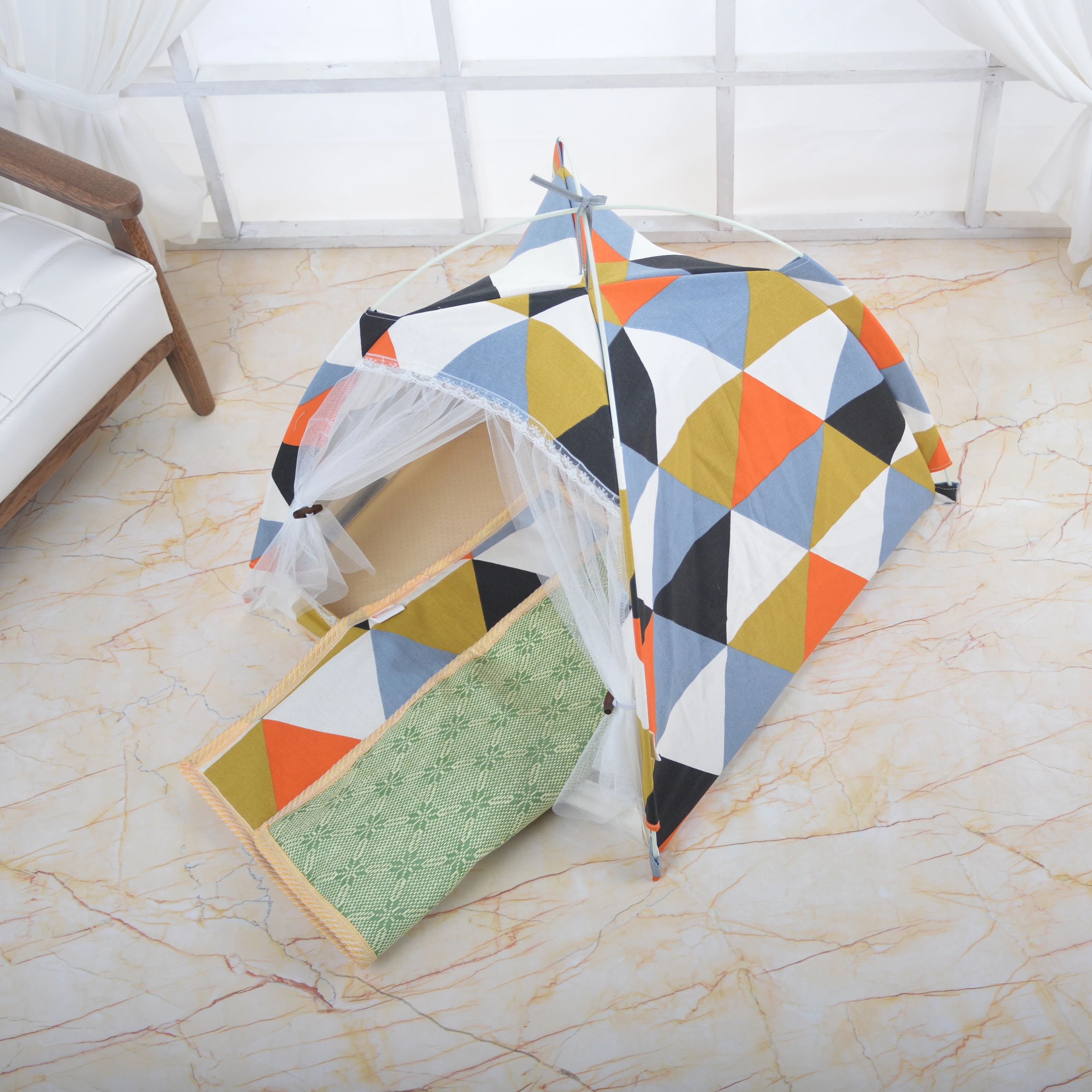 Cotton dog house Four-season pet house Four-corner pet tent Geometric pattern pet tent Bracket dog tent Easy to clean and carry
Cotton dog house Four-season pet house Four-corner pet tent Geometric pattern pet tent Bracket dog tent Easy to clean and carry
