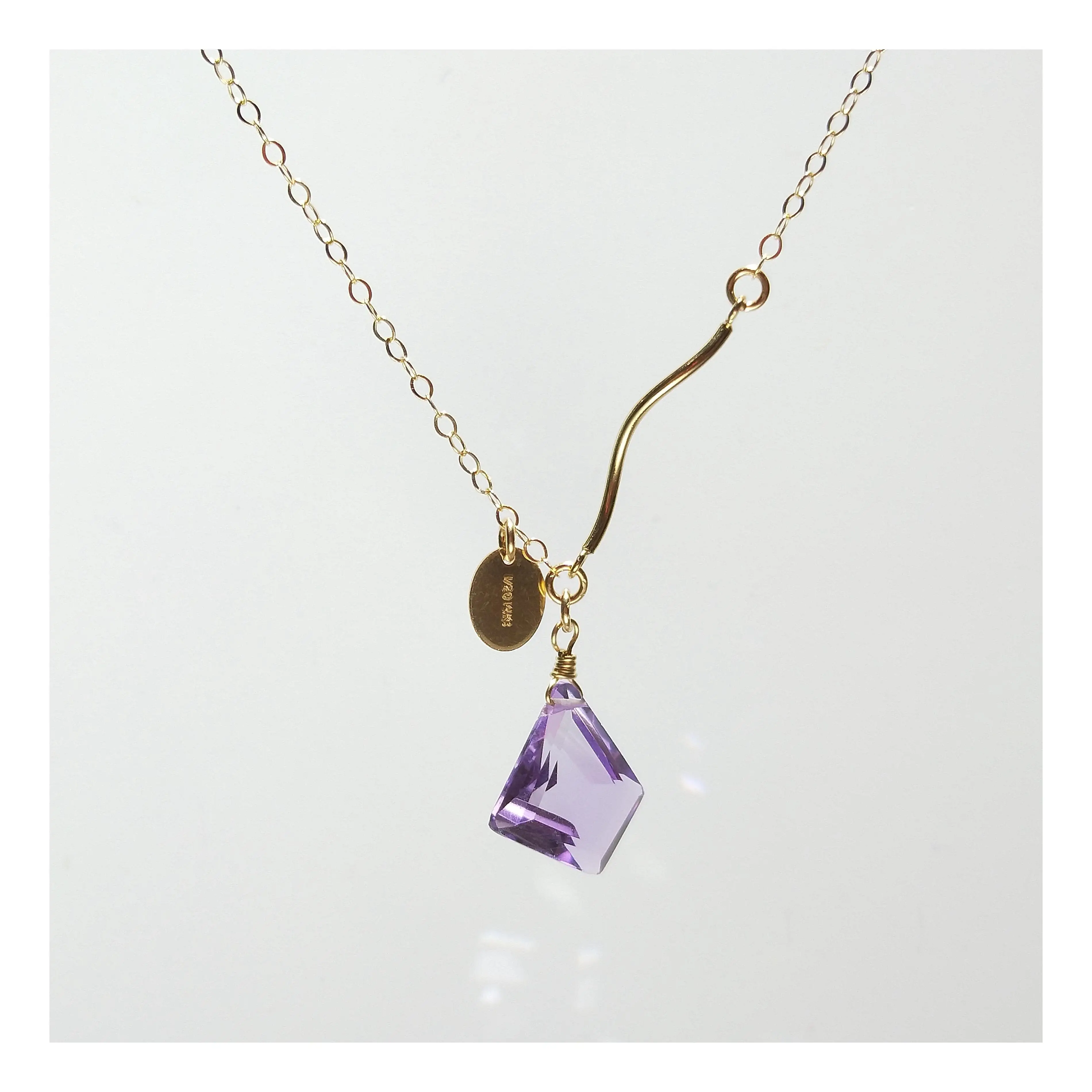 Lii Ji Natural Amethyst Freeform Shape Pendant 14K Gold Filled Chain Necklace 40+5cm For Women Christmas Gift
Lii Ji Natural Amethyst Freeform Shape Pendant 14K Gold Filled Chain Necklace 40+5cm For Women Christmas Gift