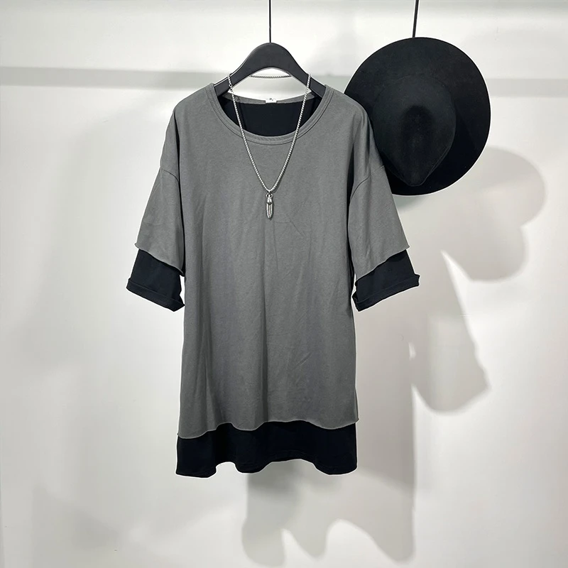 Men's Short Sleeve T-Shirt Summer New Dark Round Collar Two-Color Splicing Design Simple False Two Loose Cargo T-Shirt
Men's Short Sleeve T-Shirt Summer New Dark Round Collar Two-Color Splicing Design Simple False Two Loose Cargo T-Shirt