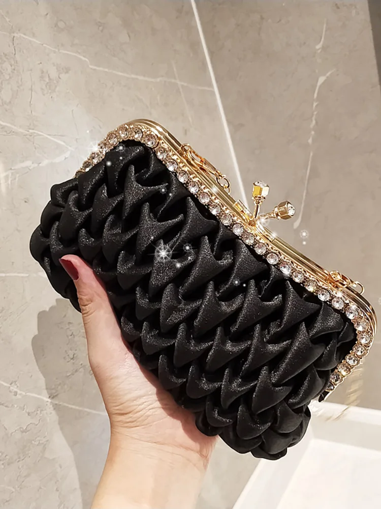 Women Luxury Satin Crystal Bridal Handbag Party Wedding Clutch Purse Ladies Casual Pleated Diamond Chains Shoulder Evening Bag
Women Luxury Satin Crystal Bridal Handbag Party Wedding Clutch Purse Ladies Casual Pleated Diamond Chains Shoulder Evening Bag