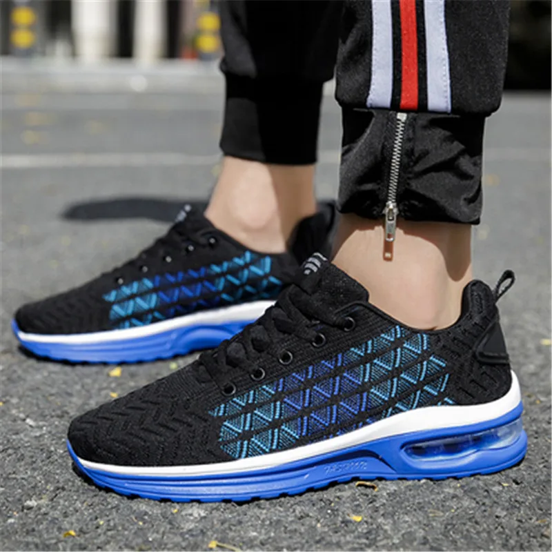 Autumn junior high school students smelly sneakers breathable wear wear running shoes men's casual shoes
Autumn junior high school students smelly sneakers breathable wear wear running shoes men's casual shoes