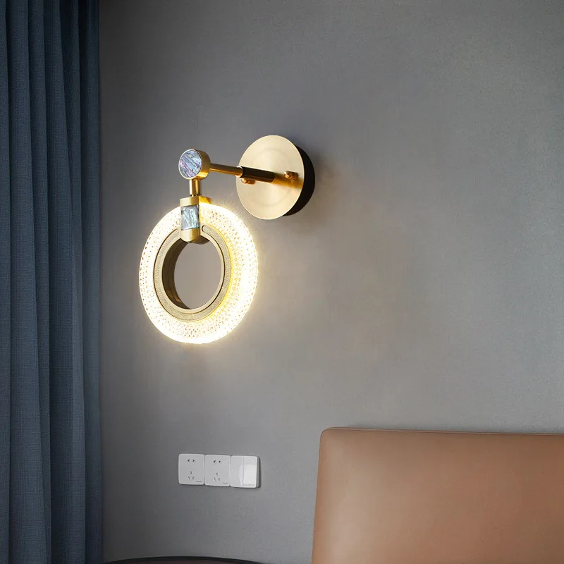 Light Luxury Ring Wall Lamp Post-Modern Minimalist Bedroom Bedside Lamp Living Room TV Wall Lamp Copper Aisle Lamp
Light Luxury Ring Wall Lamp Post-Modern Minimalist Bedroom Bedside Lamp Living Room TV Wall Lamp Copper Aisle Lamp