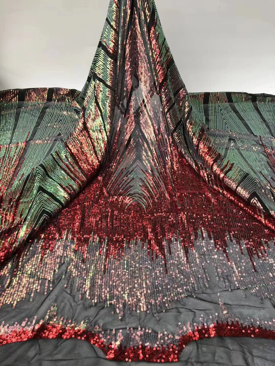 French Tulle Lace Fabric Exquisite Sequin Lace Fabric High Quality African Sequin Lace Fabric for Evening Party Dress Sewing
French Tulle Lace Fabric Exquisite Sequin Lace Fabric High Quality African Sequin Lace Fabric for Evening Party Dress Sewing