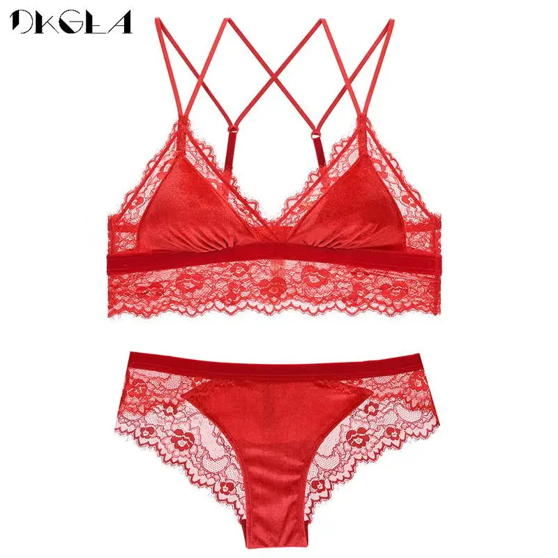 New Embroidery Lingerie Set Lace Red Velvet Brassiere Wire Free Thin Women Underwear Sexy Beautiful back Bra Sets Triangle Cup
New Embroidery Lingerie Set Lace Red Velvet Brassiere Wire Free Thin Women Underwear Sexy Beautiful back Bra Sets Triangle Cup