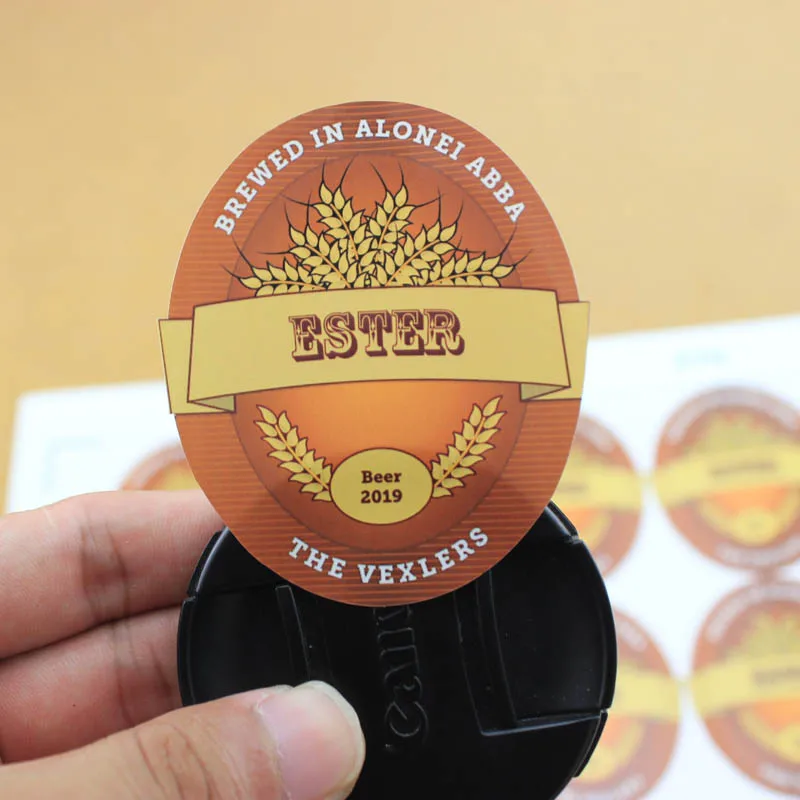 Fancy adhesive custom small round roll sticker printing, gold printing sticker roll, glossy logo sticker
Fancy adhesive custom small round roll sticker printing, gold printing sticker roll, glossy logo sticker