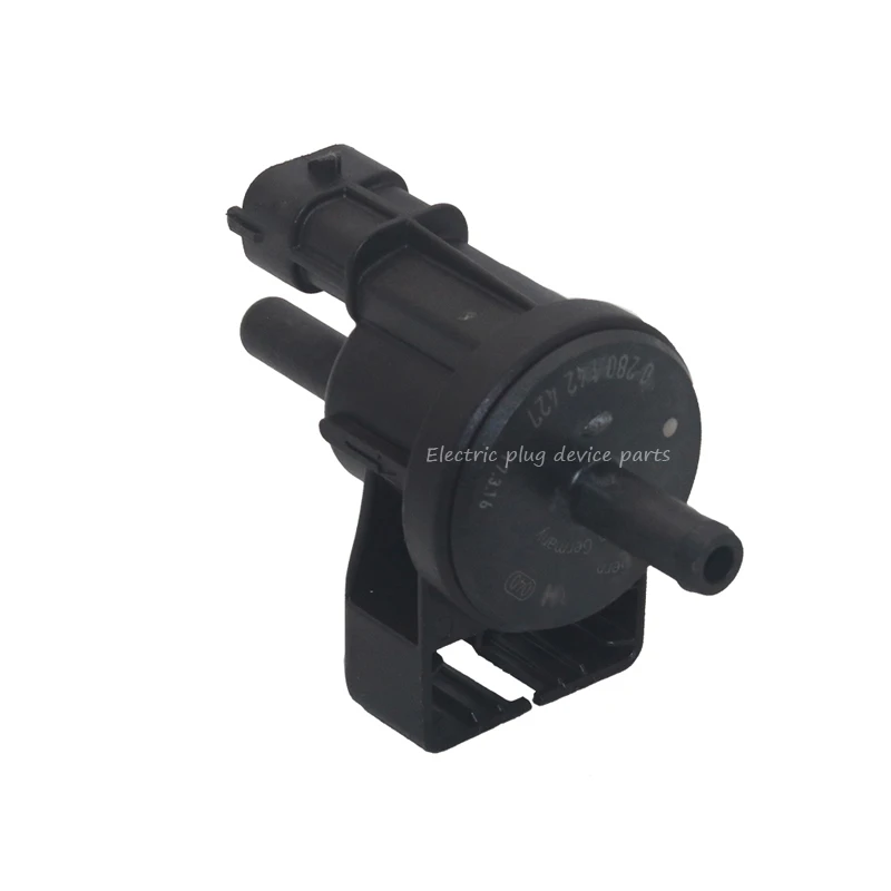0280142427 Fuel Tank Breather Solenoid Valve for BMW M6 E63 M5 E60 V10 S85 E12 E28 E34 E39 E60 Fiat Panda 2015
0280142427 Fuel Tank Breather Solenoid Valve for BMW M6 E63 M5 E60 V10 S85 E12 E28 E34 E39 E60 Fiat Panda 2015