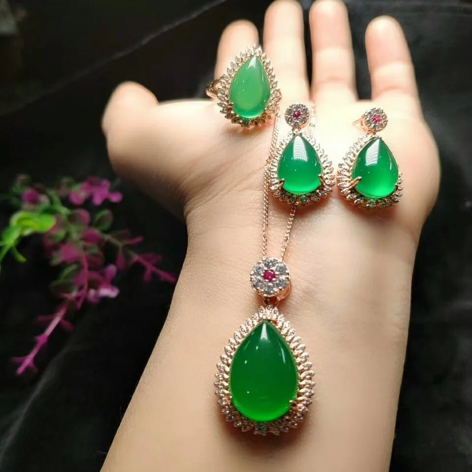 Ice Chalcedony S925 Silver Inlaid Fashion Women's Threepiece Jade Pendant Necklace Accessories Fine Jewelry Decorative Crafts
Ice Chalcedony S925 Silver Inlaid Fashion Women's Threepiece Jade Pendant Necklace Accessories Fine Jewelry Decorative Crafts