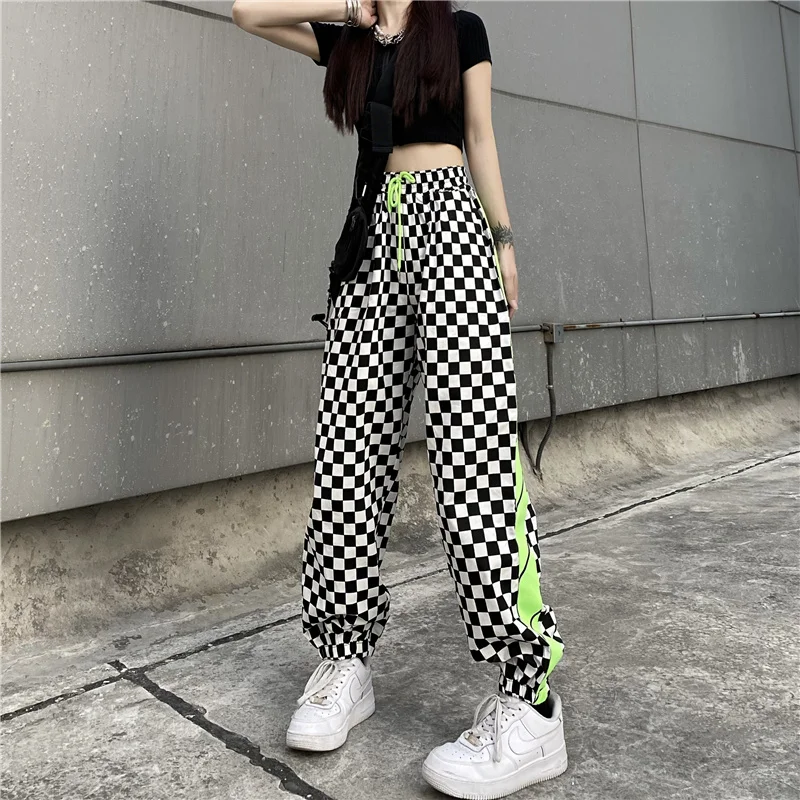 Vintage Streetwear Women Fashion 2021 Harajuku Checkerboard Plaid Print Pants Korean Style Goth Wide Leg Harem Pants Femme
Vintage Streetwear Women Fashion 2021 Harajuku Checkerboard Plaid Print Pants Korean Style Goth Wide Leg Harem Pants Femme
