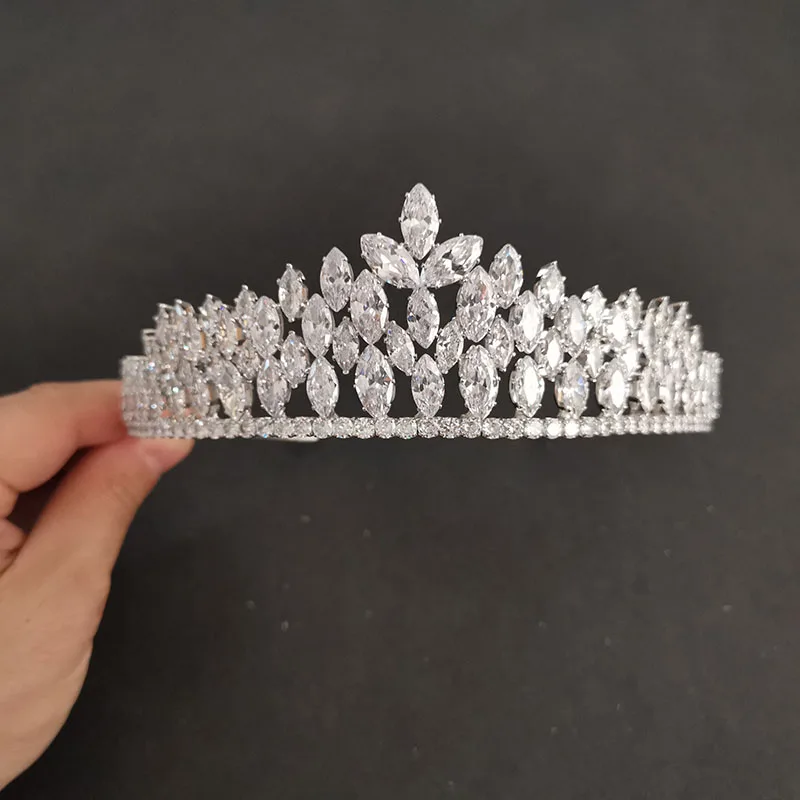 SLBRIDAL Sparking Classic Cubic Zircon Bridal Tiara Wedding Queen Princess Pageant Party CZ Crown Bridesmaids Women Jewelry
SLBRIDAL Sparking Classic Cubic Zircon Bridal Tiara Wedding Queen Princess Pageant Party CZ Crown Bridesmaids Women Jewelry