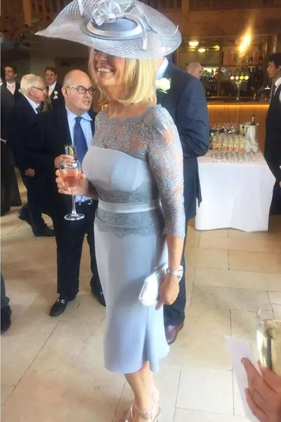 2024 Mother of The Bride Dresses for Wedding Party with Lace Long Sleeves Sashes Knee Length Short Custom Made Women Mom farsali
2024 Mother of The Bride Dresses for Wedding Party with Lace Long Sleeves Sashes Knee Length Short Custom Made Women Mom farsali