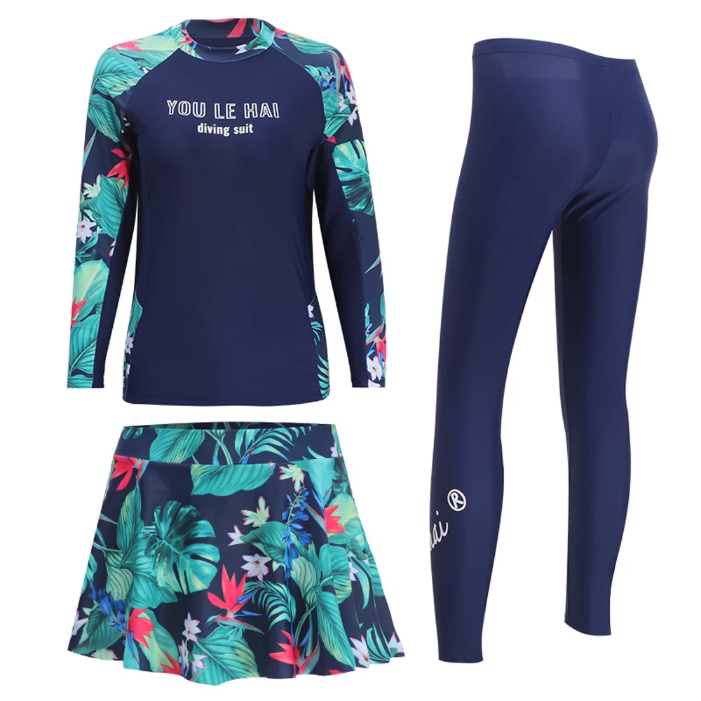 Korean Fashion Women Split Three piece swimsuit long sleeve shirt+pants+ Floral Skirt UV swim surf clothes full cover swimwear
Korean Fashion Women Split Three piece swimsuit long sleeve shirt+pants+ Floral Skirt UV swim surf clothes full cover swimwear