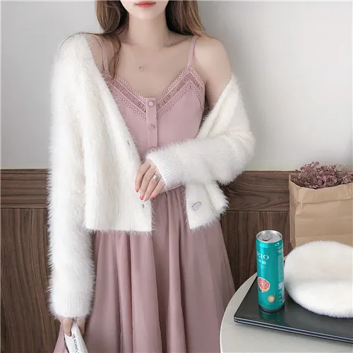 Autumn V-Neck Short Imitation Mink Fur Sweater Women's Japanese Lazy Knitted Small Cardigan Net Infrared Cover
Autumn V-Neck Short Imitation Mink Fur Sweater Women's Japanese Lazy Knitted Small Cardigan Net Infrared Cover