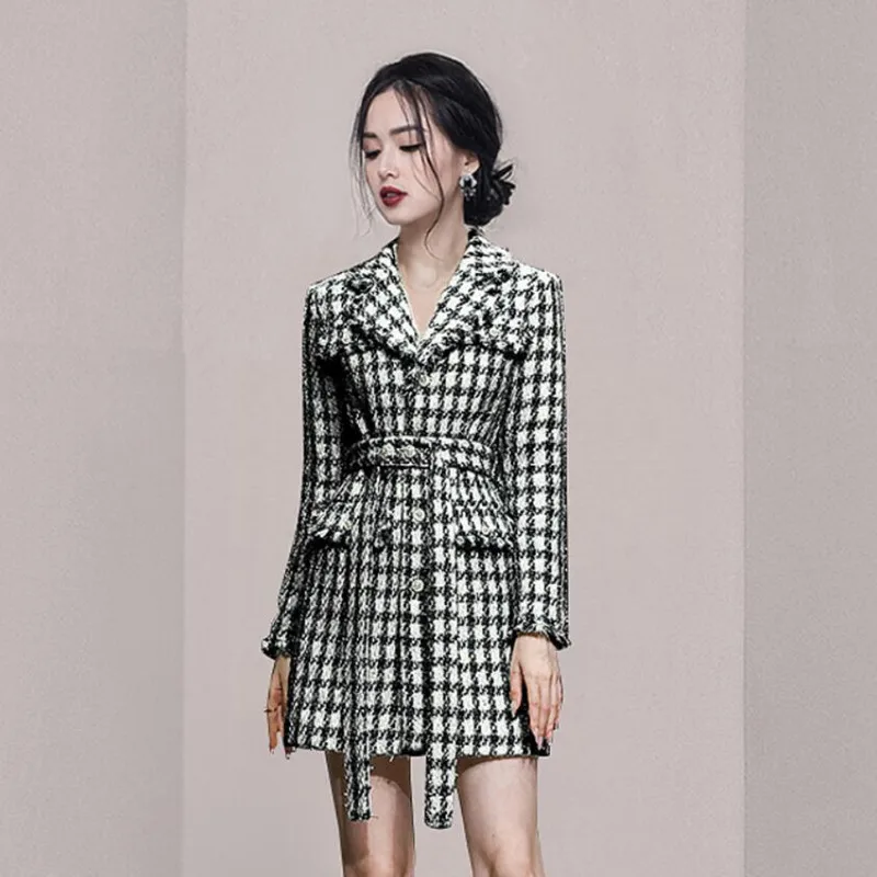 New Autumn Winter Wool Blends Coat Women Turn Down Collar Single Breasted Female Fashion Plaid Woolen Jacket Overcoat q471
New Autumn Winter Wool Blends Coat Women Turn Down Collar Single Breasted Female Fashion Plaid Woolen Jacket Overcoat q471