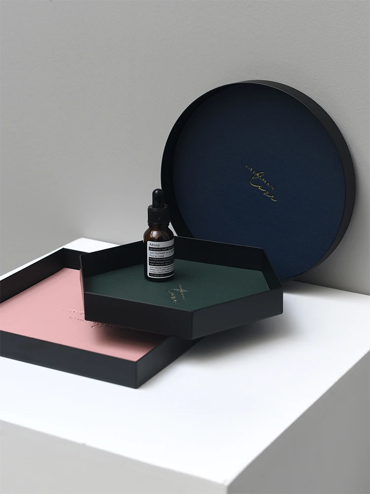 Nordic Home Decoration Metal Iron And PU Leather Jewelry Storage Plate Sundry Tray Vanity Organizer Tray Trinket Ring Dish
Nordic Home Decoration Metal Iron And PU Leather Jewelry Storage Plate Sundry Tray Vanity Organizer Tray Trinket Ring Dish