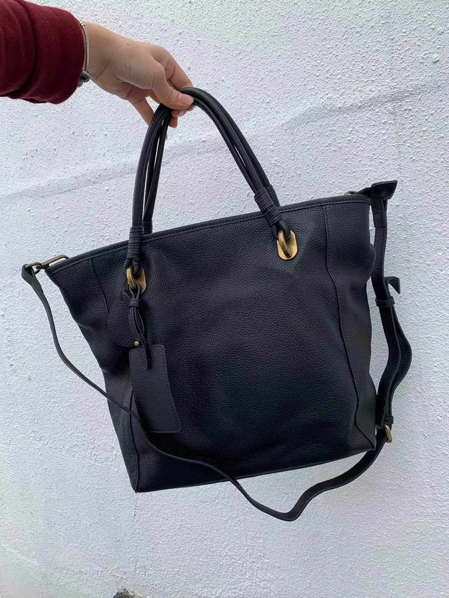 2022 new women's bag first layer cowhide handbag soft leather large capacity single shoulder messenger bag
2022 new women's bag first layer cowhide handbag soft leather large capacity single shoulder messenger bag