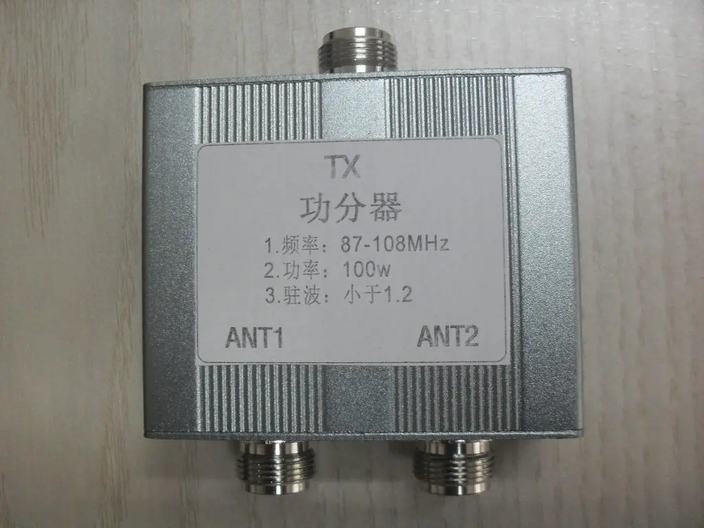 Power Divider Antenna Integrator FM Band 1 / 2 Dual Antenna Commoner 76-108mhz
Power Divider Antenna Integrator FM Band 1 / 2 Dual Antenna Commoner 76-108mhz