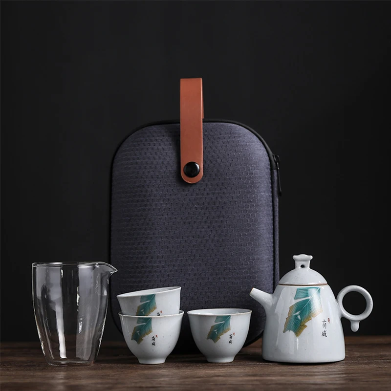 Banana Leaf Hand-painted Pattern Travel Tea Set One Pot Three Cups Portable Teapot Tea Cup Fair Cup Ceramic Kung Fu Tea Set Set
Banana Leaf Hand-painted Pattern Travel Tea Set One Pot Three Cups Portable Teapot Tea Cup Fair Cup Ceramic Kung Fu Tea Set Set