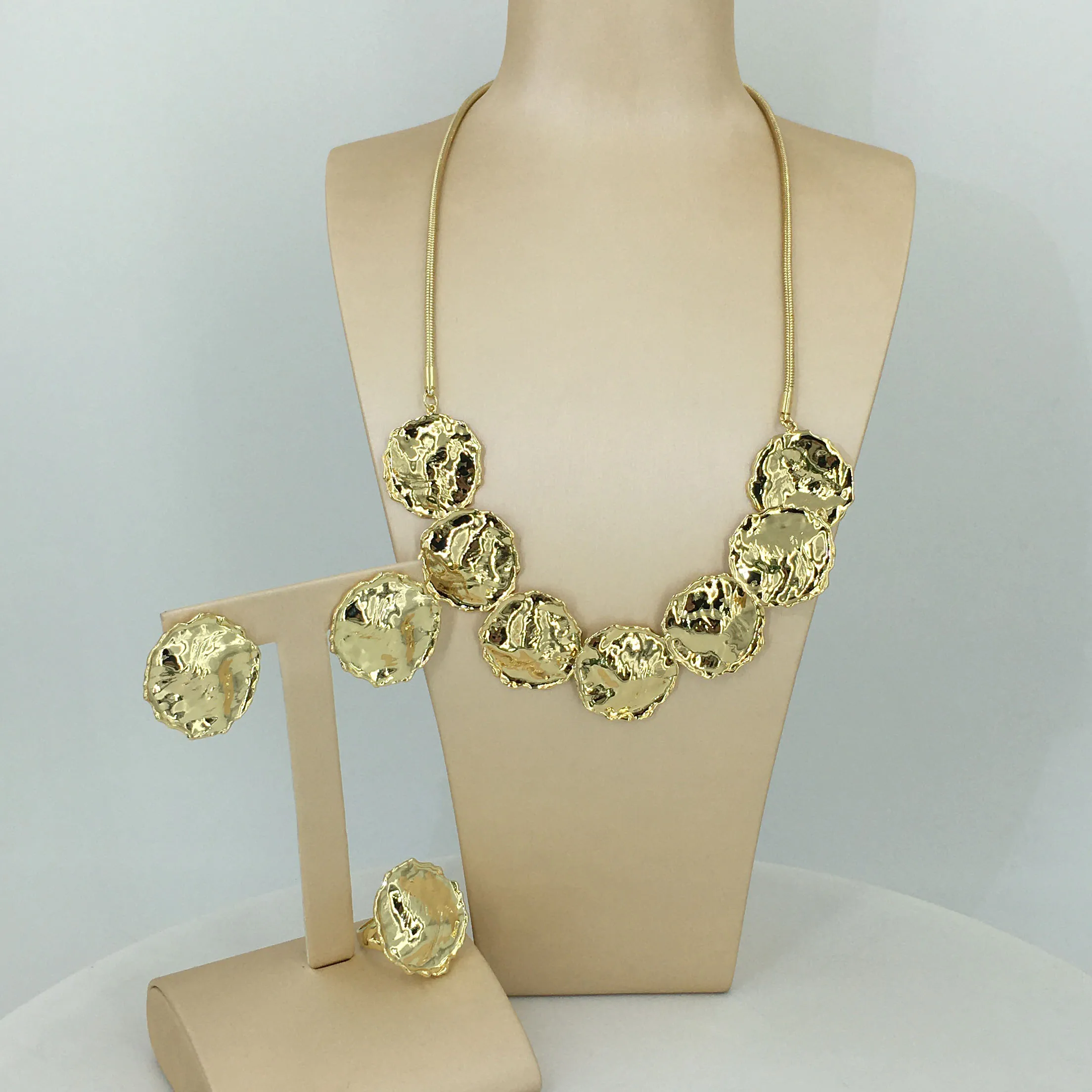 Yuminglai Simple Dubai Necklace Earrings and Ring Gold Plated Jewelry for Women FHK12179
Yuminglai Simple Dubai Necklace Earrings and Ring Gold Plated Jewelry for Women FHK12179