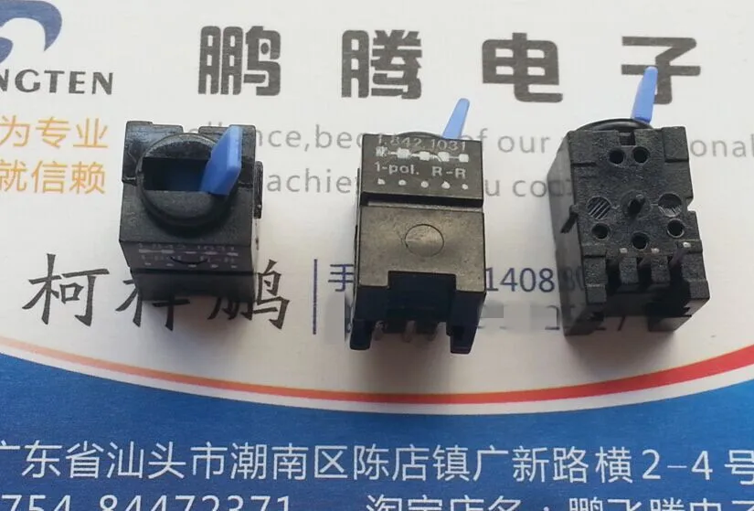 1PCS Original German 1.842.1031 1-POL.R-R 3 feet 2 gear rocker toggle switch horizontal 3 feet
1PCS Original German 1.842.1031 1-POL.R-R 3 feet 2 gear rocker toggle switch horizontal 3 feet