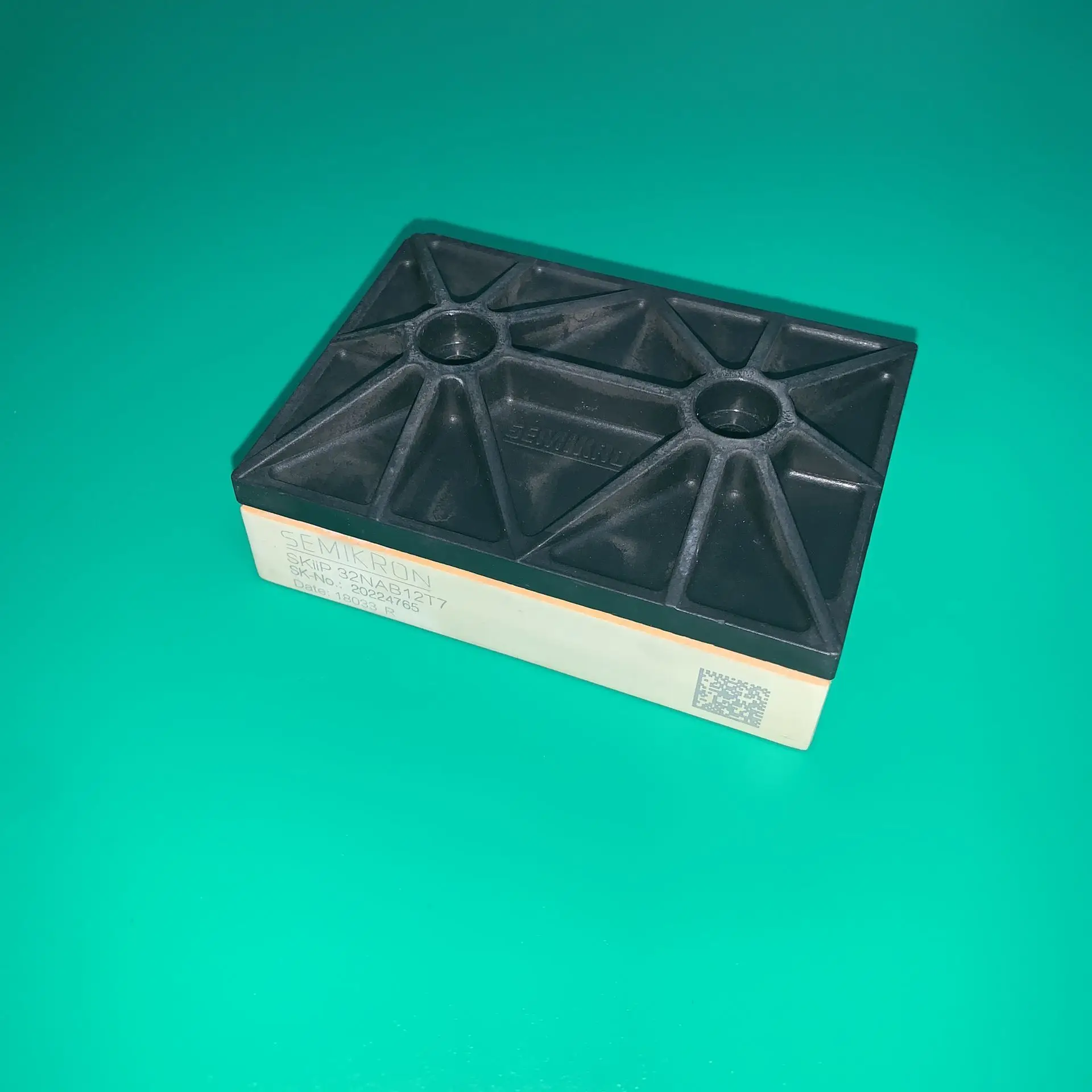 SKIIP32NAB12T7 MODULE SKIIP32NAB12 T7 3-phase bridge rectifier + braking chopper inverter SKIIP32NAB 12T7 SKIIP 32NAB12T7
SKIIP32NAB12T7 MODULE SKIIP32NAB12 T7 3-phase bridge rectifier + braking chopper inverter SKIIP32NAB 12T7 SKIIP 32NAB12T7
