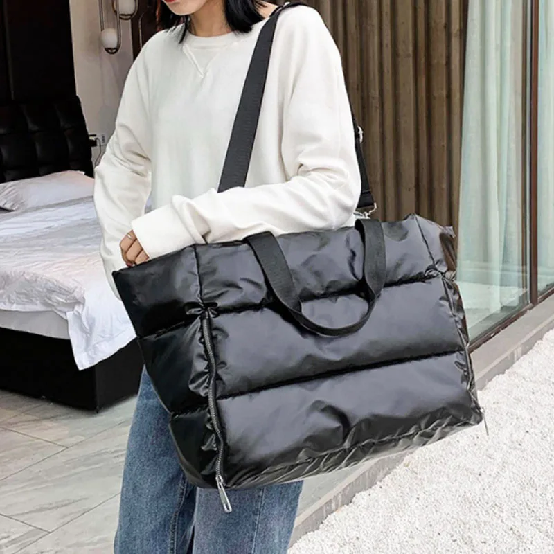 Luxury Large Capacity Shoulder Bag for Women Waterproof Nylon Bags Space Pad Cotton Feather Down Large Totes Female Handbags
Luxury Large Capacity Shoulder Bag for Women Waterproof Nylon Bags Space Pad Cotton Feather Down Large Totes Female Handbags