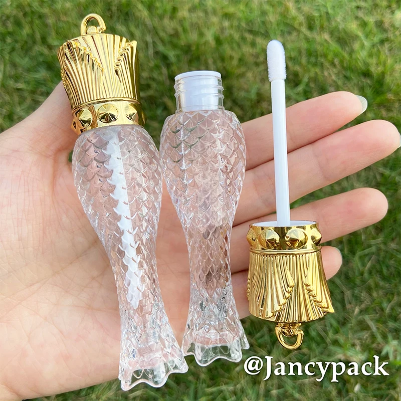 cute clear blue Plastic Mermaid Lip Gloss Tube Cosmetic Golden Crown Wand Lipgloss Packaging Container lip oil tubes with wands
cute clear blue Plastic Mermaid Lip Gloss Tube Cosmetic Golden Crown Wand Lipgloss Packaging Container lip oil tubes with wands