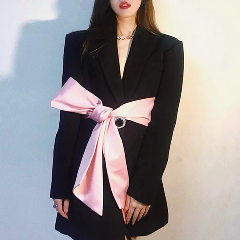 Cross Bandage Backless Blazer Women 2022 New Fashion V-Neck Large Bow Design Casual Patchwork Coat Spring Summer Suit Jacket
Cross Bandage Backless Blazer Women 2022 New Fashion V-Neck Large Bow Design Casual Patchwork Coat Spring Summer Suit Jacket