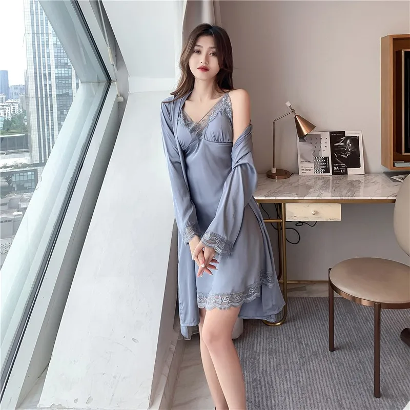 Gray Lace Nighty&Robe Set Women Satin 2PCS Sleepwear Sexy V-neck Kimono Gown Female Sleep Set Silky Bathrobe Gown Home Clothing
Gray Lace Nighty&Robe Set Women Satin 2PCS Sleepwear Sexy V-neck Kimono Gown Female Sleep Set Silky Bathrobe Gown Home Clothing