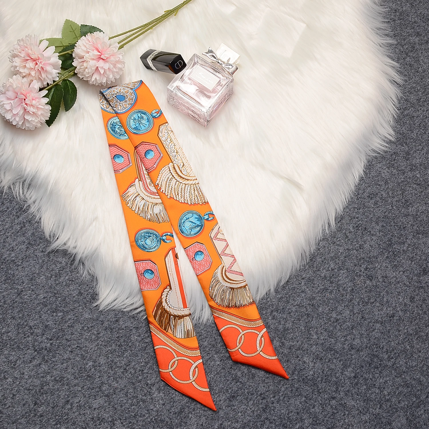 Brand Horse Print Bag Strap Scarf 2018 Womens Silk Scarf Fashion Head Scarf Headwear Long Scarves Bag Accessories Ribbon Pareo
Brand Horse Print Bag Strap Scarf 2018 Womens Silk Scarf Fashion Head Scarf Headwear Long Scarves Bag Accessories Ribbon Pareo