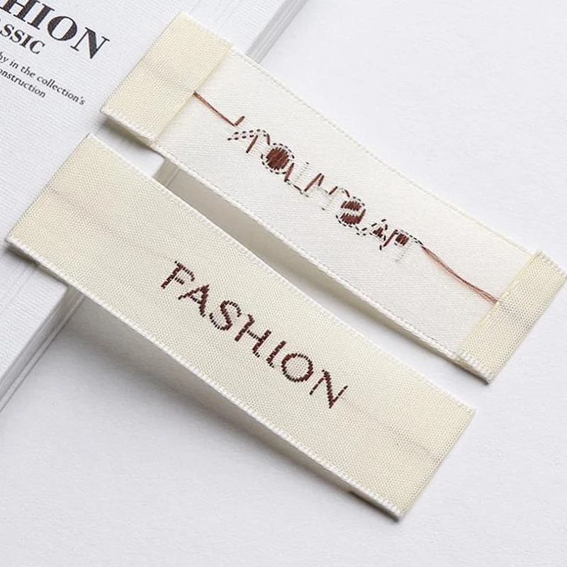Clothing Side Labeled / Clothing Bids / Woven Label / Shirt Collar Standard /Fold Woven Label /Sleeve Standard /Armband
Clothing Side Labeled / Clothing Bids / Woven Label / Shirt Collar Standard /Fold Woven Label /Sleeve Standard /Armband