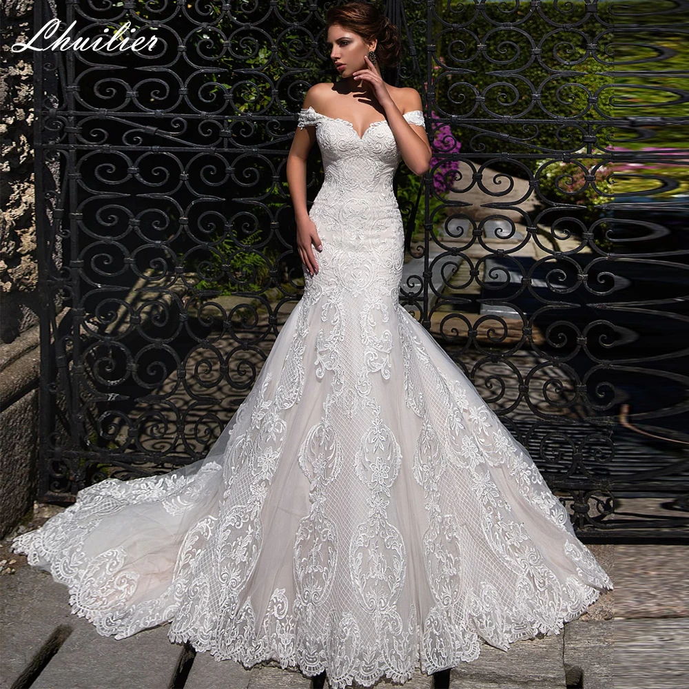 Lhuilier Customized Mermaid Lace Wedding Dresses Boat Neck Floor Length Bridal Gowns with Chapel Train
Lhuilier Customized Mermaid Lace Wedding Dresses Boat Neck Floor Length Bridal Gowns with Chapel Train