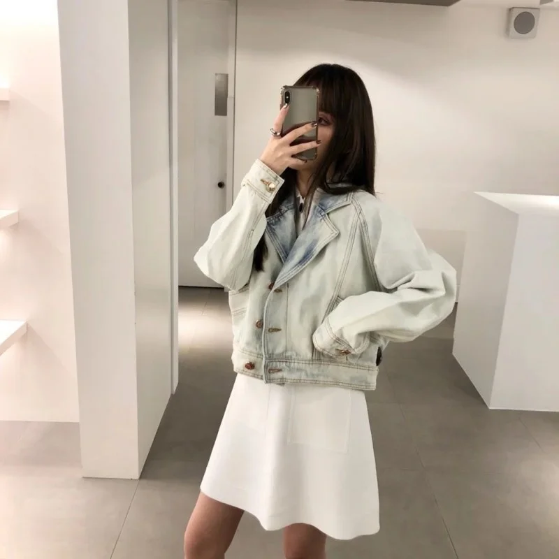 Lapel Street Loose Washed Vintage Short Denim Coat Female Fashion Single Breasted Straight Cowgirl Jacket Light Blue Outwear
Lapel Street Loose Washed Vintage Short Denim Coat Female Fashion Single Breasted Straight Cowgirl Jacket Light Blue Outwear