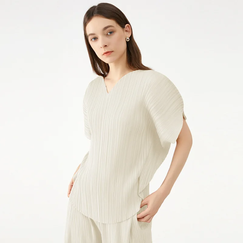 2021 Summer New V-neck T-shirt Women's Korean Version Temperament Loose Short Sleeve Small Majority Love Pleated Top
2021 Summer New V-neck T-shirt Women's Korean Version Temperament Loose Short Sleeve Small Majority Love Pleated Top