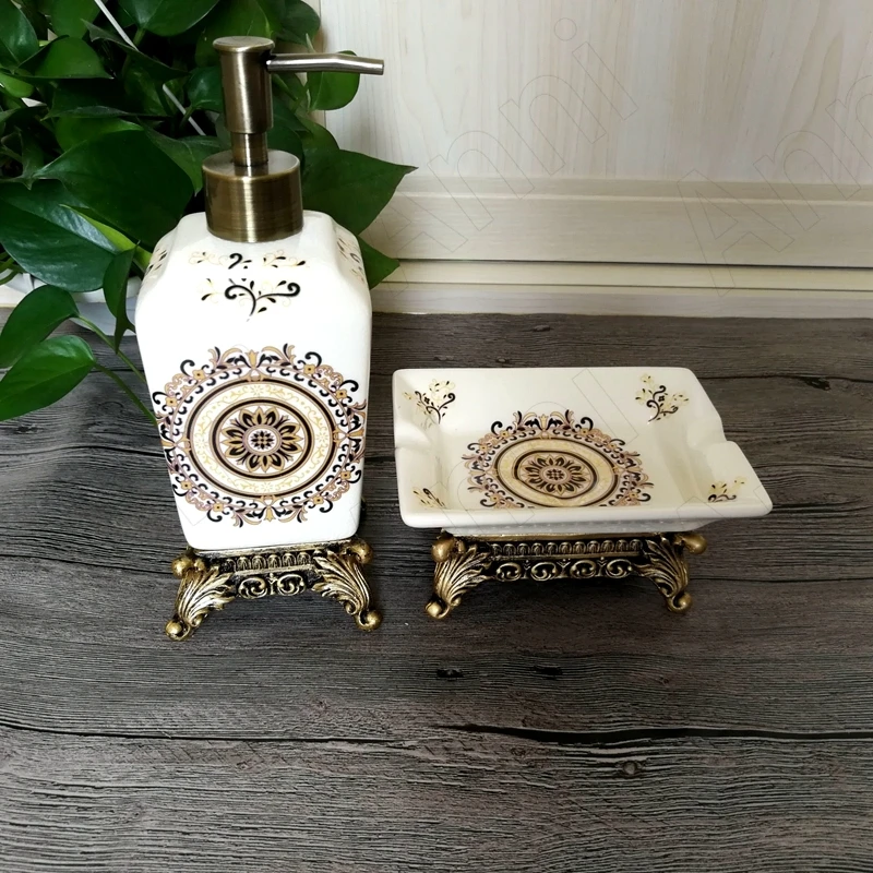 European Ice Cracked Ceramic Bathroom Decoration Accessories Painted 2-piece Shampoo Bottle Soap Dish Home Restroom Supplies
European Ice Cracked Ceramic Bathroom Decoration Accessories Painted 2-piece Shampoo Bottle Soap Dish Home Restroom Supplies