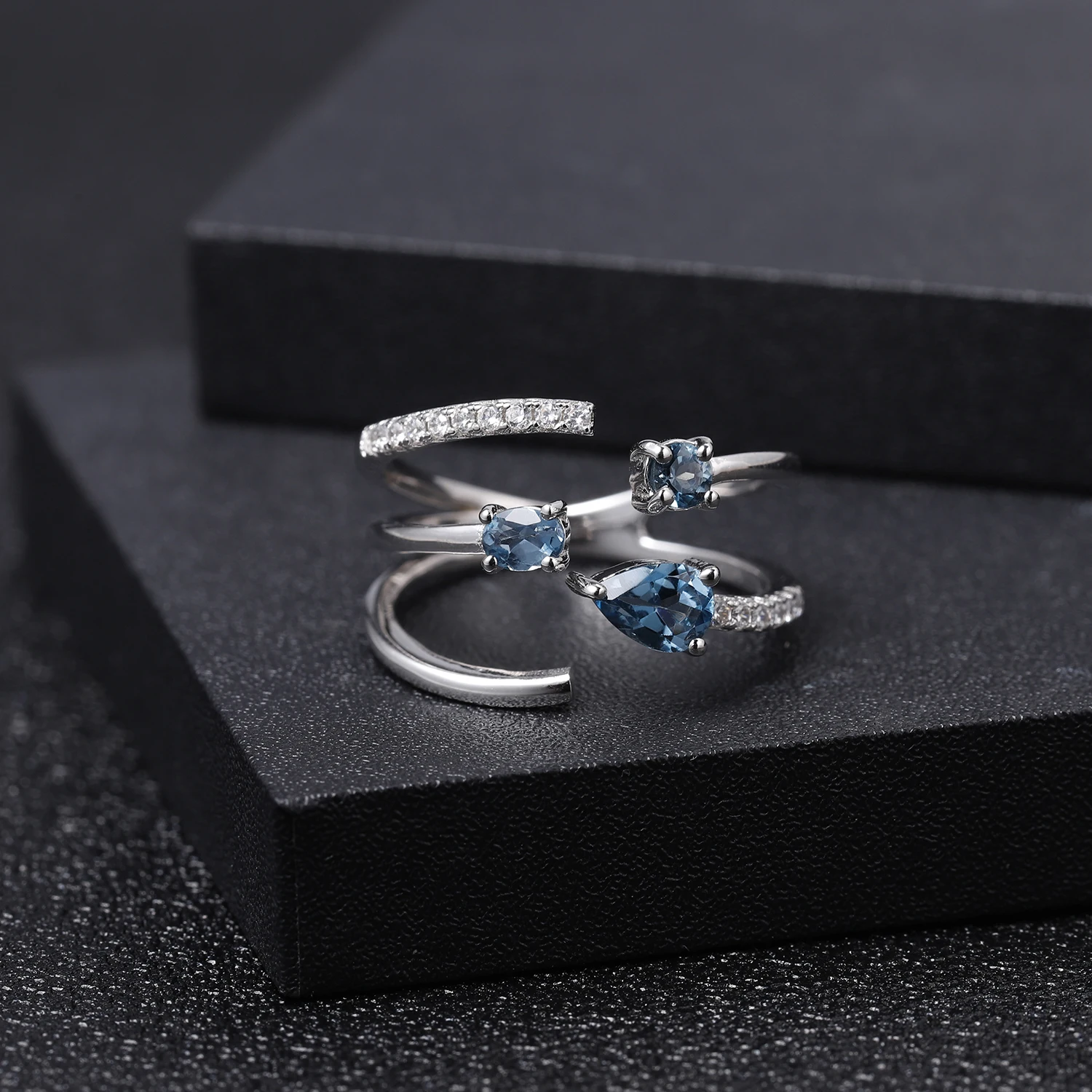 GEM'S BALLET 925 Sterling Silver Adjustable Open Gemstone Ring 0.83Ct Natural London Blue Topaz Band Ring For Women Fine Jewelry
GEM'S BALLET 925 Sterling Silver Adjustable Open Gemstone Ring 0.83Ct Natural London Blue Topaz Band Ring For Women Fine Jewelry