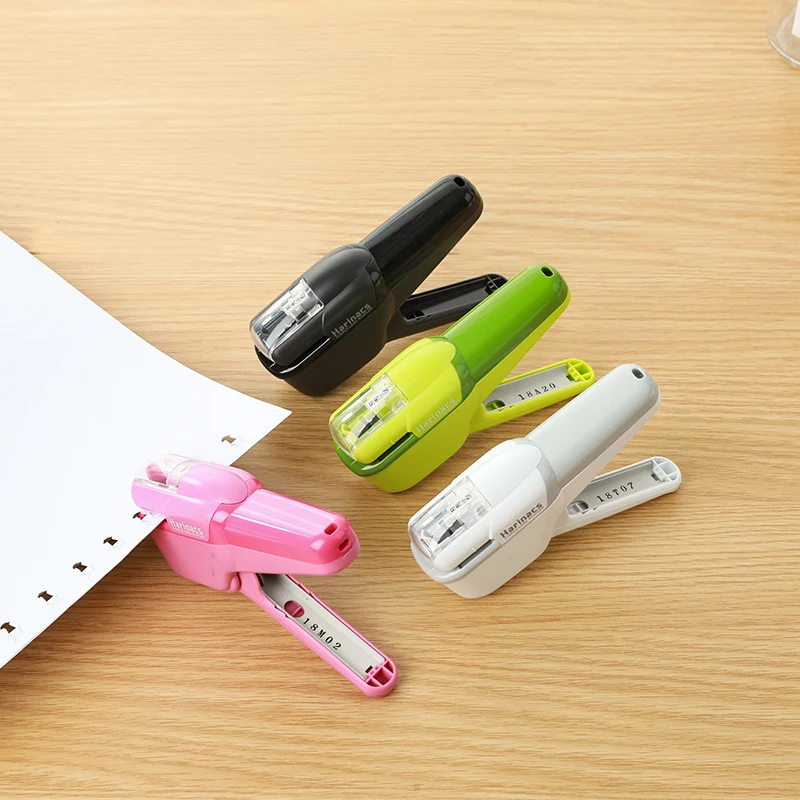 1Pc KOKUYO Needleless Stapler SLN-MSH110 Harinacs Handheld Labor-saving Stapler Can Staple 10 Sheets
1Pc KOKUYO Needleless Stapler SLN-MSH110 Harinacs Handheld Labor-saving Stapler Can Staple 10 Sheets