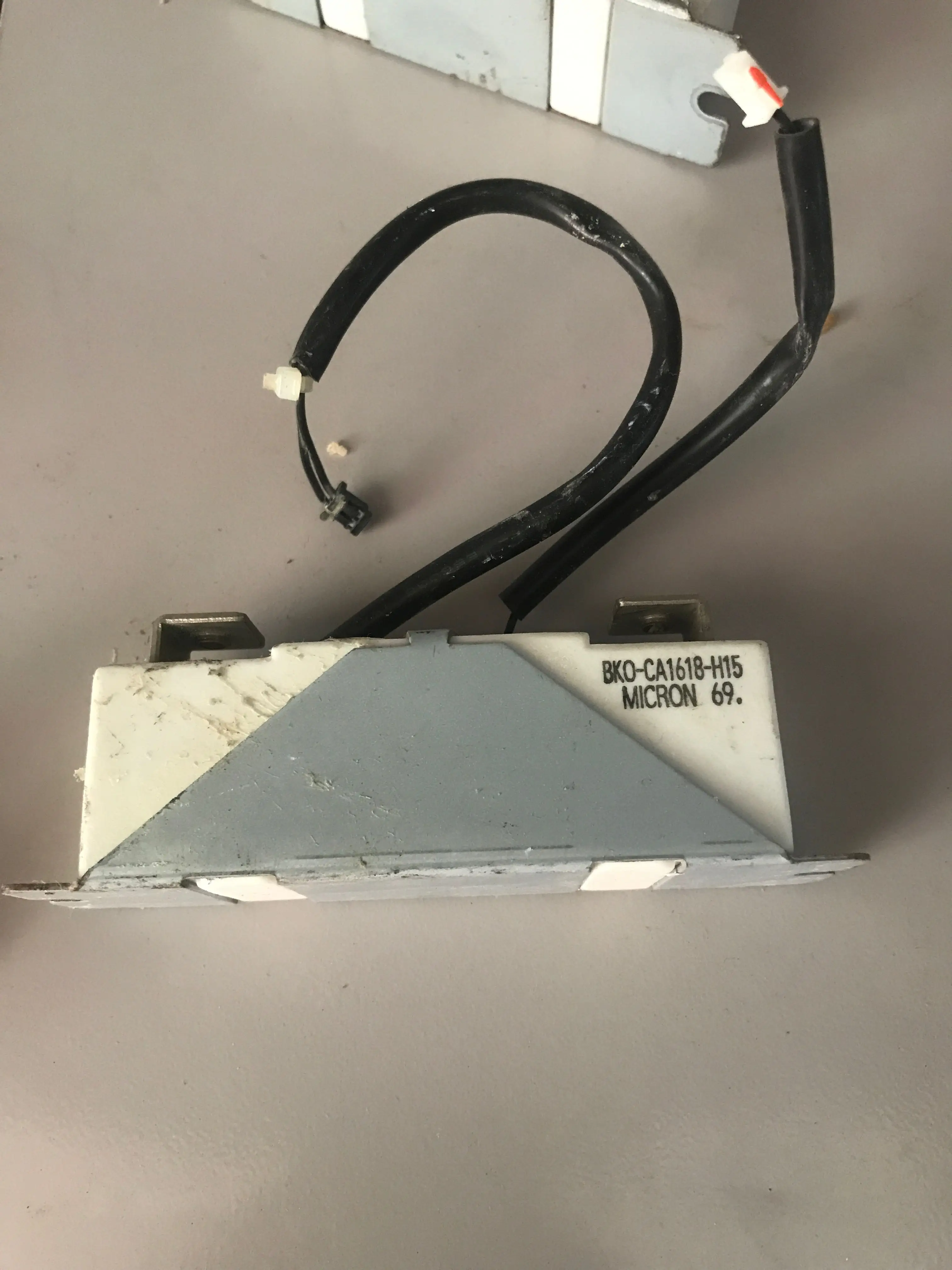 Original BKO-CA1618-H15 inverter resistance disassembly test is good
Original BKO-CA1618-H15 inverter resistance disassembly test is good