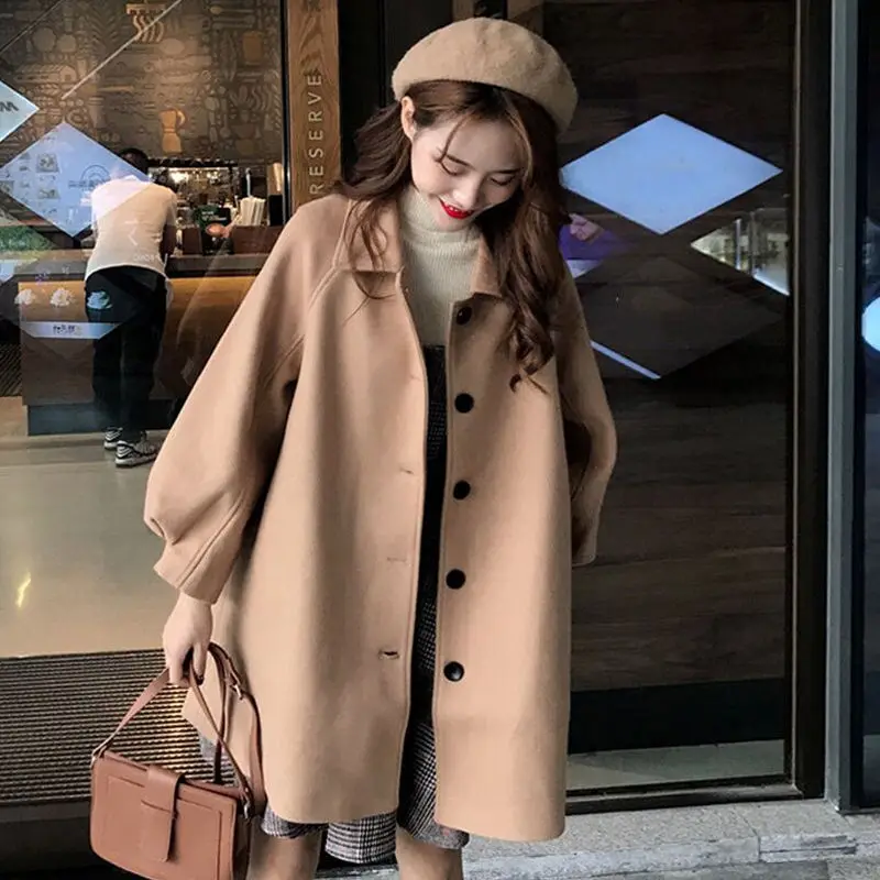 2023 Autumn Winter Classic Women Overcoats Casual Lapel Single-breasted Loose Wool Coats Vintage Long Sleeve Chic Female Outwear
2023 Autumn Winter Classic Women Overcoats Casual Lapel Single-breasted Loose Wool Coats Vintage Long Sleeve Chic Female Outwear