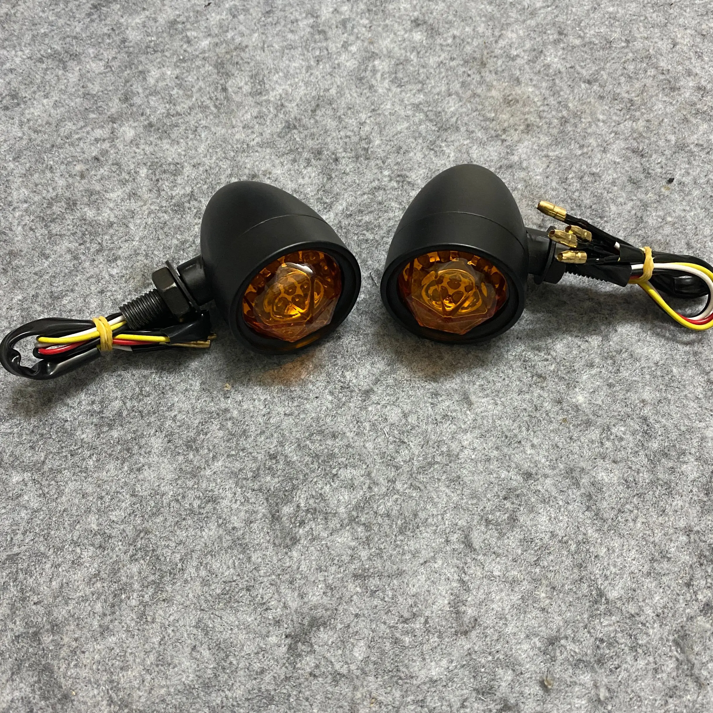 Matte Black smoke Motorcycle Bullet Turn signal Indicator light Bulb Fits For Harley Victory Yamaha Honda Suzuki Indian Custom
Matte Black smoke Motorcycle Bullet Turn signal Indicator light Bulb Fits For Harley Victory Yamaha Honda Suzuki Indian Custom