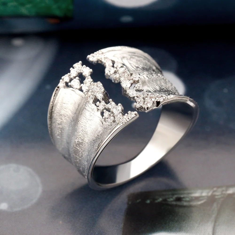 Bride Talk Adjustable Women Fashion Ring Silicon Carbide Elegant Lady Daily Casual Finger Ring Pretty Bridal Jewelry Accessories
Bride Talk Adjustable Women Fashion Ring Silicon Carbide Elegant Lady Daily Casual Finger Ring Pretty Bridal Jewelry Accessories