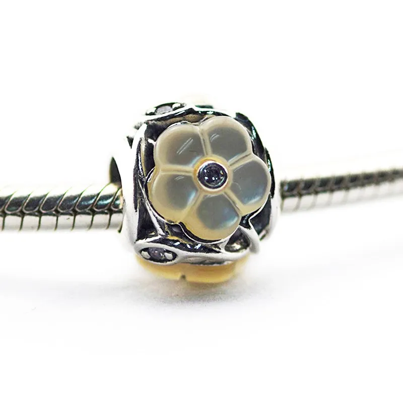 White Luminous Florals Crystal Beads fits Charm Bracelet Pave Stones Flower Beads for Jewelry Making 925 Sterling Silver Charms
White Luminous Florals Crystal Beads fits Charm Bracelet Pave Stones Flower Beads for Jewelry Making 925 Sterling Silver Charms