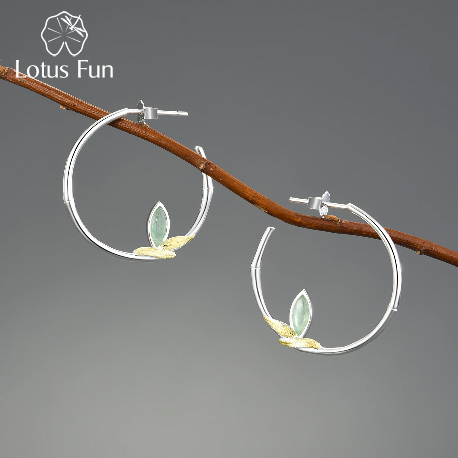 Lotus Fun стерлингового серебра 925 пробы, натуральный авантюрин, зеленый камень, свежие бамбуковые листья, круглые серьги-кольца для женщин, оригинальные ювелирные изделия
Lotus Fun стерлингового серебра 925 пробы, натуральный авантюрин, зеленый камень, свежие бамбуковые листья, круглые серьги-кольца для женщин, оригинальные ювелирные изделия