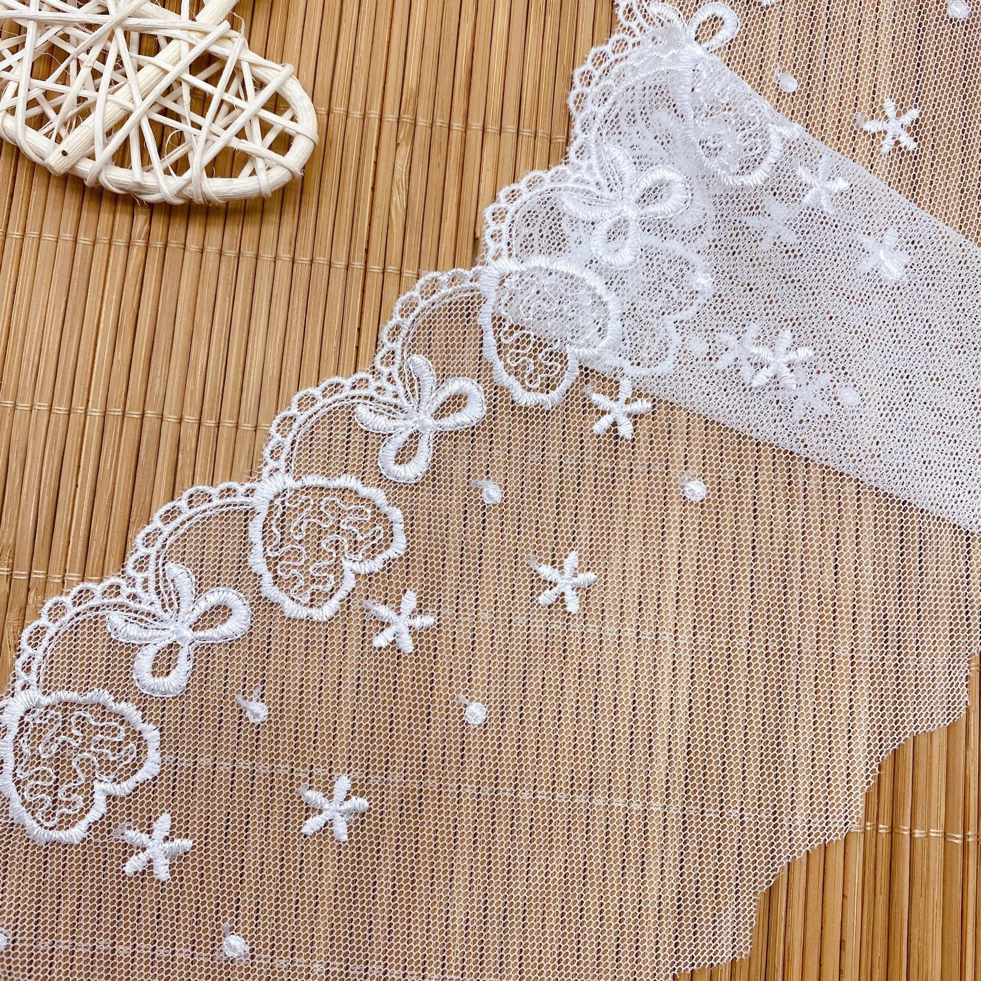 Mesh Love Lace Children's Dress Accessories Dacron Bow Heart Lace Trim Fabric Embroidered Lace clothing For Sewing Accessories
Mesh Love Lace Children's Dress Accessories Dacron Bow Heart Lace Trim Fabric Embroidered Lace clothing For Sewing Accessories
