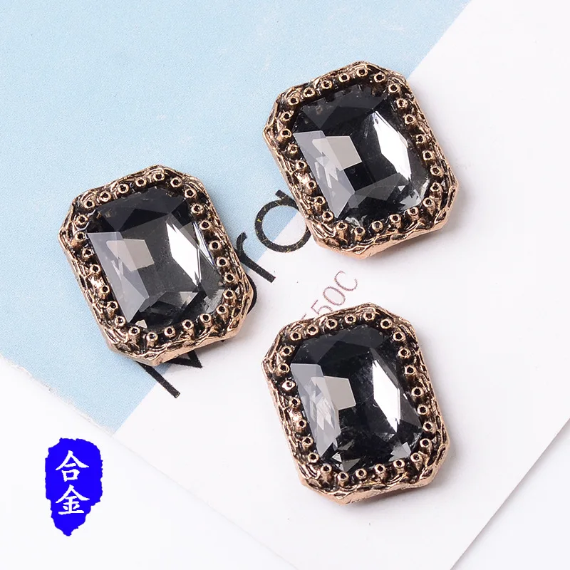 50pc 19*25mm Alloy Anti-Gold color with Crystal Rectangle Shape Charm For Clothing DIY Jewelry Making Finding Charms Accessories
50pc 19*25mm Alloy Anti-Gold color with Crystal Rectangle Shape Charm For Clothing DIY Jewelry Making Finding Charms Accessories